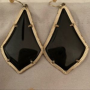GUC - Kendra Scott in Black/gold.
